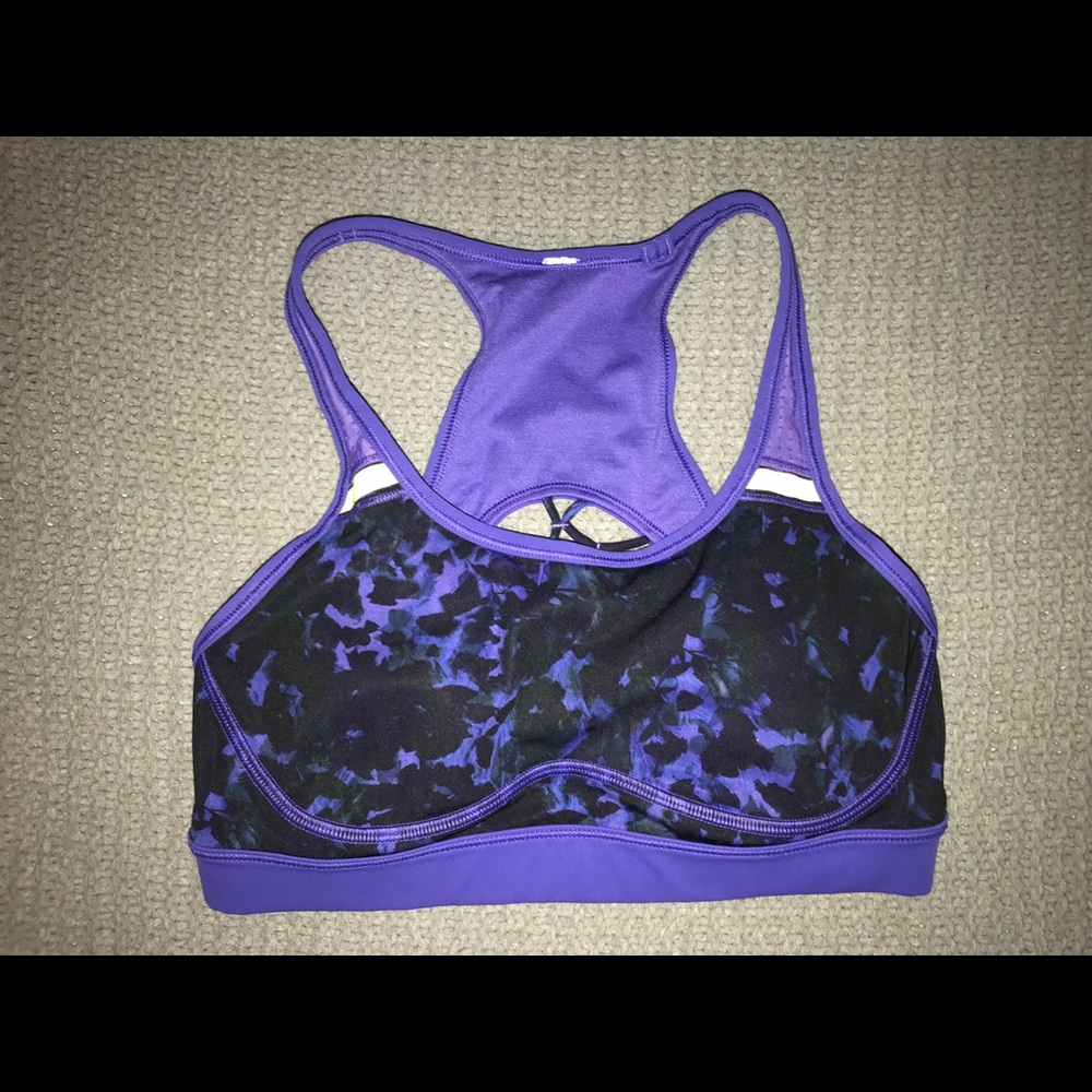 Lululemon sports bra